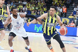 Fenerbahçe Seride 2-0 Öne Geçti