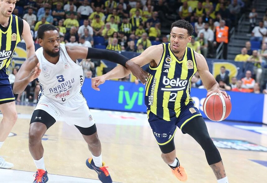 Fenerbahçe Seride 2-0 Öne Geçti