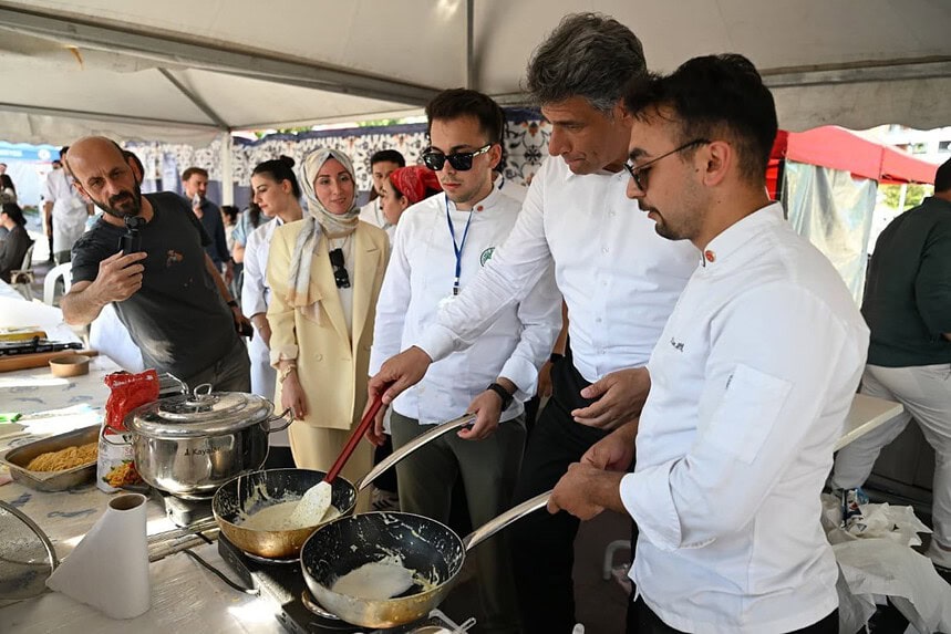 2. Kartepe Gastronomi Festivali Başladı: Kent Meydanı'nda Lezzet Şöleni