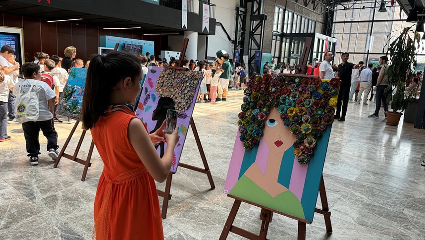 Atık Malzemeler Sanat Eserine Dönüştü: Gonca Engelsiz Yaşam Merkezi Sergisi!