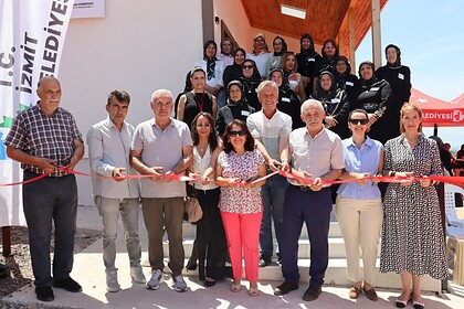 Kocaeli İzmit’te El Emeği Göz Nuru: Kurtdere Mahallesi'nde İZMEK Sergisine Yoğun İlgi!