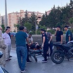 İzmit'te Motosiklet Otomobile Çarptı Sürücü Ağır Yaralandı
