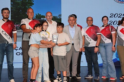 KASKF Ödül Töreninde Kandıra’ya Çifte Gurur! Şampiyonlar Kupalarını Kaldırdı!