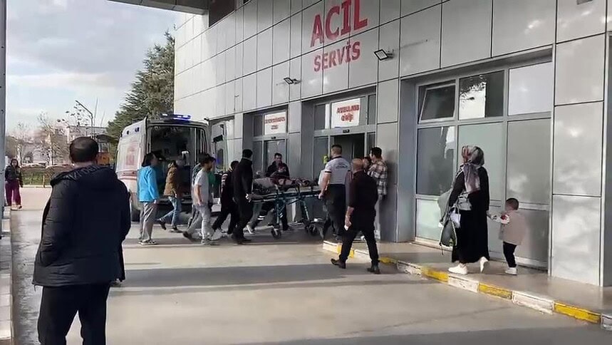 Kocaeli'de İskeleden Düşen 2 İşçi Yaralandı