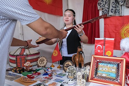 Kocaeli Uluslararası Kültür Buluşması: İzmit Kent Meydanı’nda 46 Ülkeden Öğrencilerin Mezuniyet Gururu!