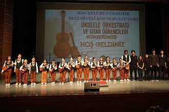 Konservatuvar Öğrencileri Hem Çaldı Hem Oynadı
