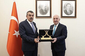 Muzaffer Bıyık Ankara'dan Müjdelerle Döndü! Darıca'ya 5 Yeni Okul ve Uygulama Oteli Geliyor!
