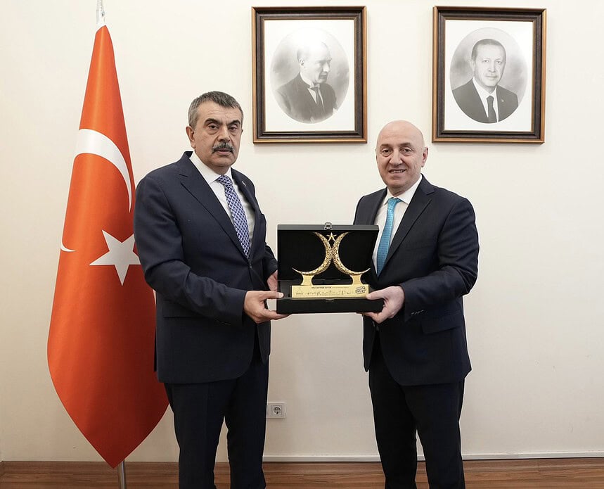 Muzaffer Bıyık Ankara'dan Müjdelerle Döndü! Darıca'ya 5 Yeni Okul ve Uygulama Oteli Geliyor!