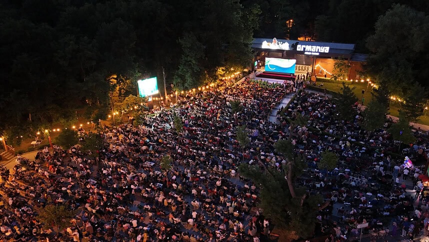 Ormanya’da “Buz Devri” Filmine Rekor Katılım
