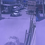 Otomobille Motosikletin Çarpıştığı Kaza Anı Kameraya Yansıdı: 1 Yaralı