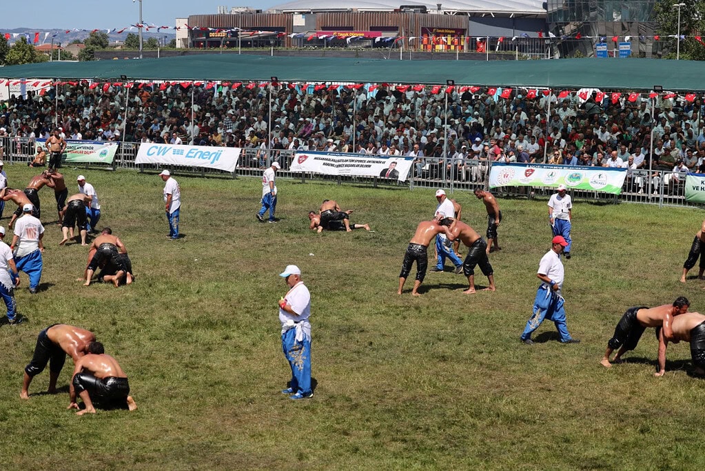 Er Meydanında Dev Randevu! İzmit Atletizm Pisti’nde 1.700 Pehlivan Kol Bağlayacak!