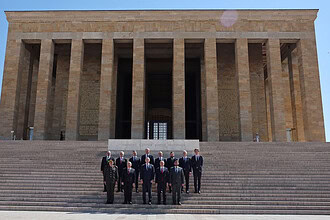 Polonya Cumhurbaşkanı Karol Nawrocki Anıtkabir'i Ziyaret Etti!