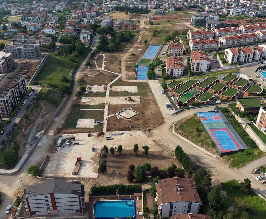 Başiskele Yeşilyurt Millet Bahçesi İnteraktif Oyun Grupları Montajı Başladı!