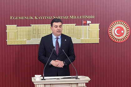 CHP Parti Meclisi Düştü mü? Zeynel Emre İstifaların Ardından Kalan Sayıyı Açıkladı!