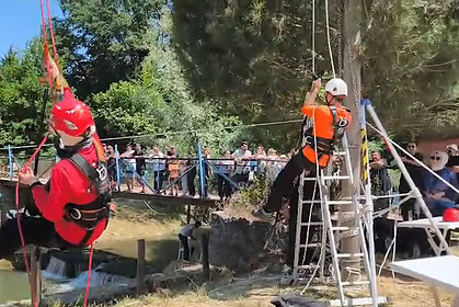 Kocaeli Büyükşehir Belediyesi Afet Eğitim ve Tatbikat Kampı Düzenledi: 1000 Katılımcı Buluştu!