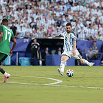 2026 FIFA Dünya Kupası J Grubu: Arjantin Cezayir'i 3-0 Mağlup Etti! Lionel Messi'den Muhteşem Hat-Trick