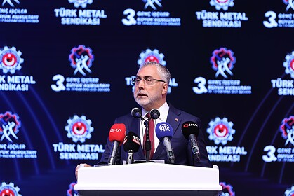 Bakan Işıkhan Türk Metal Sendikası Genç İşçiler 3. Büyük Kurultayı'nda Konuştu!