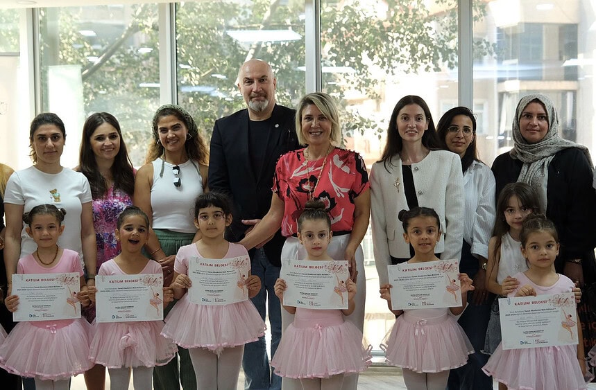 İzmit Belediyesi Sanat Akademisi Bale Bölümü Öğrencileri Belgelerini Aldı!
