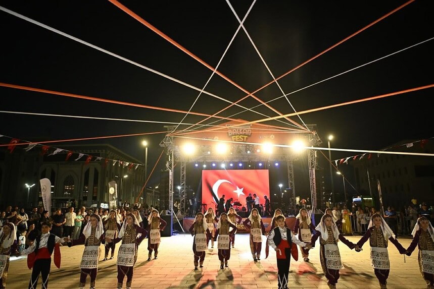 Kocaeli 3. Uluslararası Balkan Halk Oyunları Festivali Başlıyor! Kartepe'de 2 Günlük Kültür Şöleni