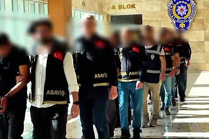 Kocaeli Dahil 17 İlde Nitelikli Dolandırıcılık Operasyonu: 503 Şüpheli Yakalandı!