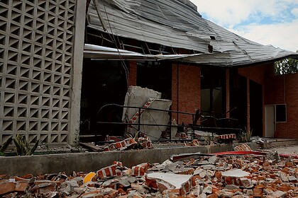 Endonezya Sulawesi'de 6.7 Büyüklüğündeki Depremde: 1 Ölü, 67 Evde Hasar