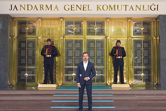 Engin Altan Düzyatan Jandarma Genel Komutanlığı’nın 187. Yılına Özel Tarihi Klipte Rol Aldı!