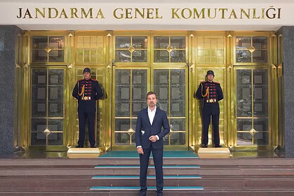 Engin Altan Düzyatan Jandarma Genel Komutanlığı’nın 187. Yılına Özel Tarihi Klipte Rol Aldı!