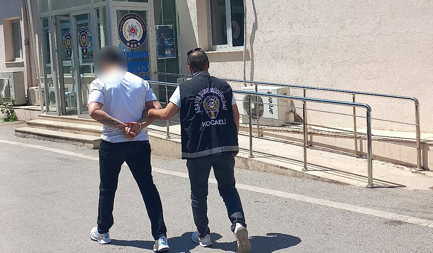 9 Yıl Hapis Cezası Bulunan Firari B.Y. İzmit'te Yakalandı!