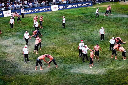 18. Sekapark Altınkemer Yağlı Güreşleri İzmit Atletizm Pisti’nde Başladı: Nefes Kesen Eşleşmeler