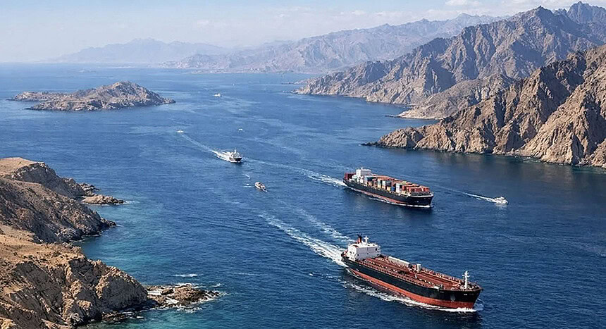 ABD'nin Hürmüz Ablukası Kalktı: İran Petrol Tankerleri 2 Ay Sonra İlk Kez Harekete Geçti!