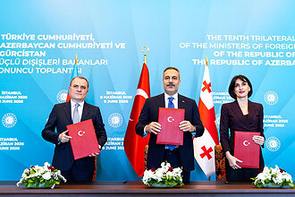 İstanbul Bildirisi İmzalandı: Üçlü Dışişleri Zirvesi