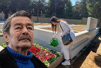 Kadir İnanır’ın Kabri Çiçeklerle Donatıldı! Ulus Mezarlığı'nda Duygusal Anlar: Sevenleri Yalnız Bırakmadı!