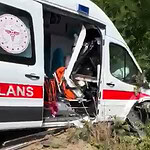 Kandıra'da Ambulans Yoldan Çıktı: 3 Kişi Hafif Yaralı