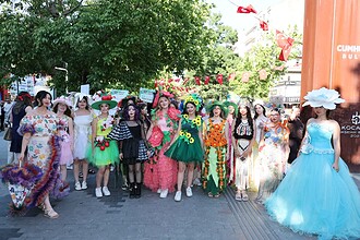 İzmit 3. Kapanca Sokak Festivali Başladı! Tarihi Sokaklarda Karnaval Havası!