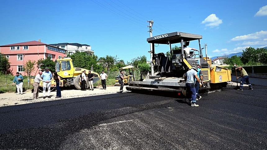 Kartepe'de İki Mahallede Asfalt: Kocaman Sahada İnceledi