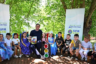 Kartepe'de Minik Eller Atıklardan Defile Kostümü Tasarladı