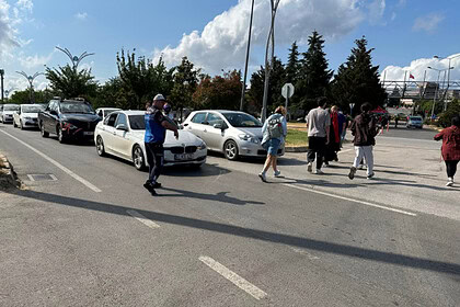 Kocaeli Zabıtası YKS'de Sahada: Geç Kalan Adayları Yetiştirdi