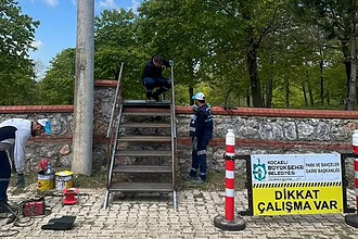 Kocaeli'de Mezarlıklara Yeni Merdiven: Eğimli Alanlara Güvenli Erişim