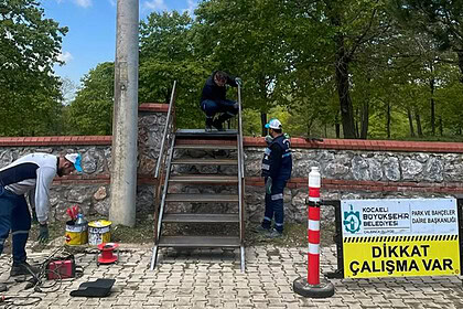 Kocaeli'de Mezarlıklara Yeni Merdiven: Eğimli Alanlara Güvenli Erişim