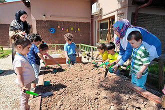 Lokomotif Çocuk Köyü Lotus İzmit'te İlk Dersle Açıldı