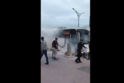 MHP Dilovası Teşkilatı Üyelerini Taşıyan Otobüste Yangın: 1 Kişi Hastaneye Kaldırıldı!