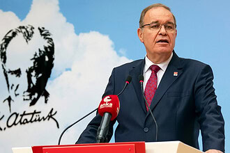Öztrak'tan Özel'e: "Paralel Genel Merkez Kurarak Partiyi Tahrip Etti"