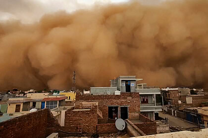 Pakistan'da Toz Fırtınası: 4 Ölü, 60 Yaralı