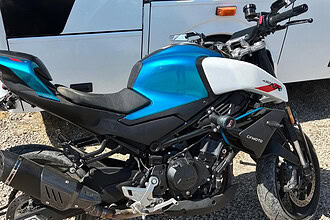 Kocaeli Gölcük'te "Dur" İhtarına Uymayan Motosikletli Polise Çarptı!
