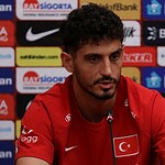 Samet Akaydin'den Sert Tepki: "Saçına Bıyığına Laf Etmek Eleştiri Değil"