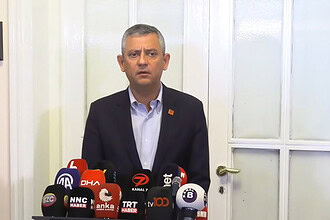 Özgür Özel'den MYK Sonrası Sert Çıkış: Kürsüyü Atanmışa Teslim Etmeyiz!
