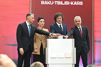 Lojistikte Tarihi Gün: Bakan Uraloğlu Duyurdu, Bakü-Tiflis-Kars Demiryolu'nda Yeni Dönem Başladı!