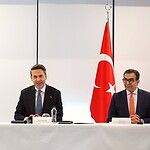 Türkiye'den Pakistan'a Elektrik Hamlesi: 3 Anlaşma İmzalandı
