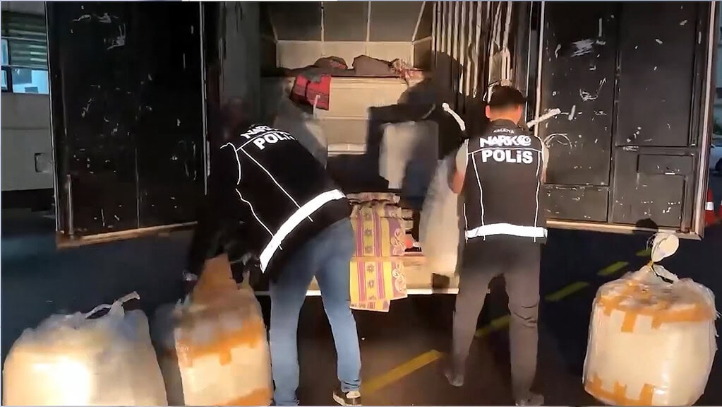 Kocaeli Dahil 69 İlde Dev Uyuşturucu Operasyonu: 1 Ton 916 Kilogram Madde Ele Geçirildi!