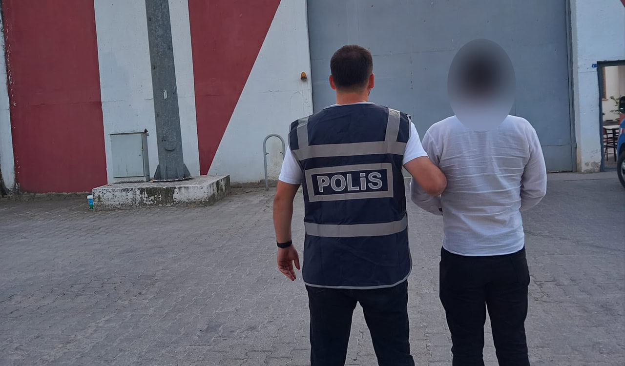 Derince’de Uyuşturucu Ticaretinden 10 Yıl Hapis Cezası Bulunan E.P. Yakalandı!